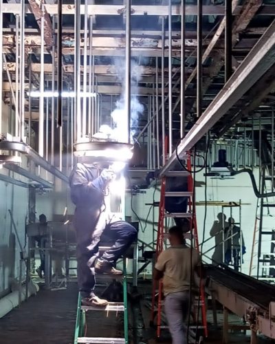 Línea producción planta avícola